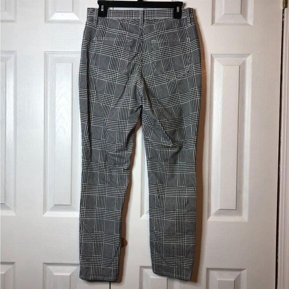 Lands' End High Rise Slim Pant Houndstooth
Velvety Soft Corduroys Size 8 - Picture 2 of 7